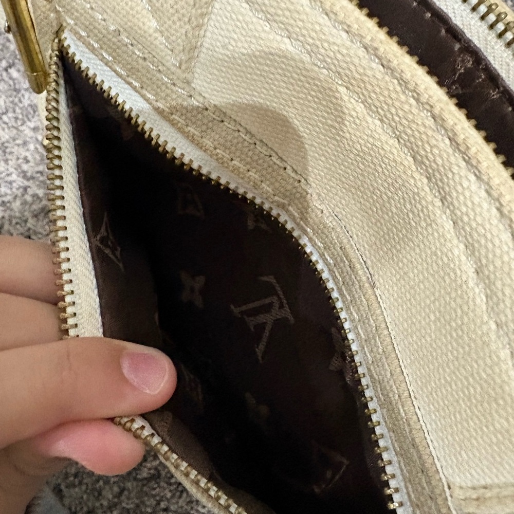 Louis Vuitton Beige and Black Shoulder Bag - Picture 7 of 9